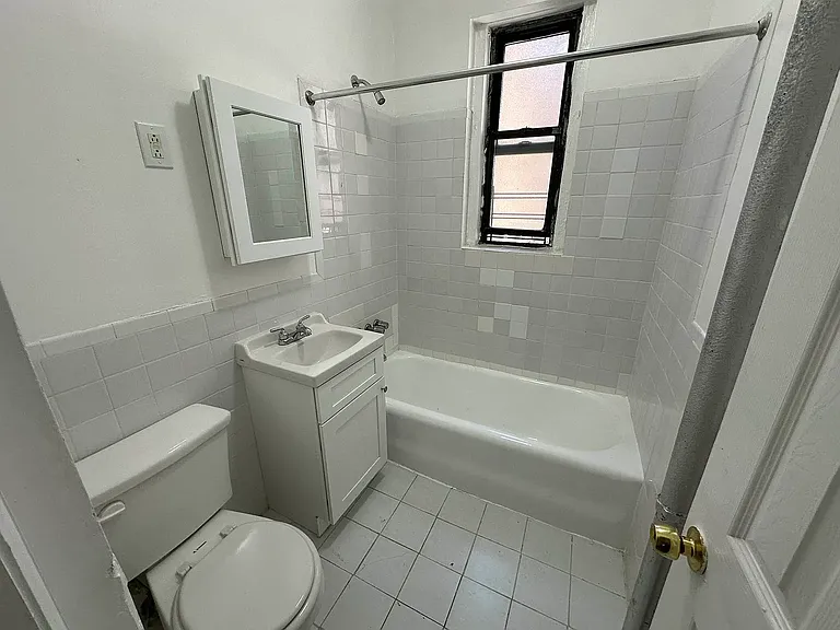993 Summit Ave #3B — Photo 5