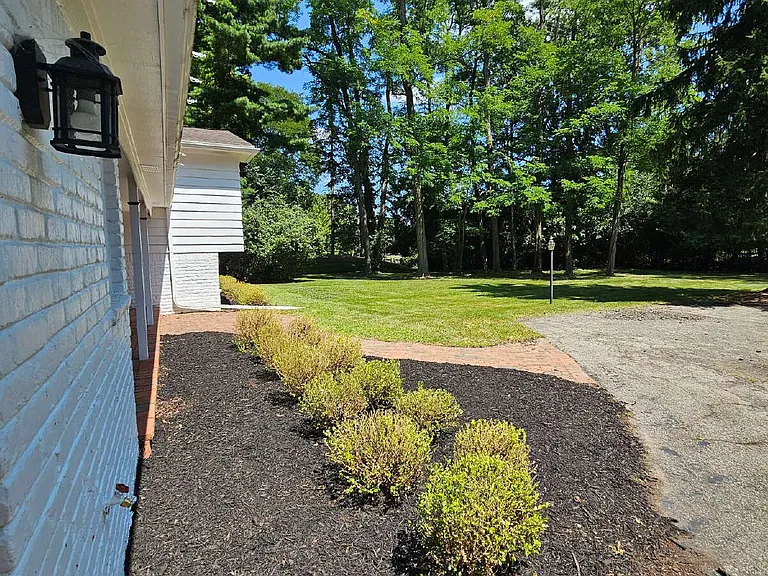 591 E Long Lake Rd — Photo 45