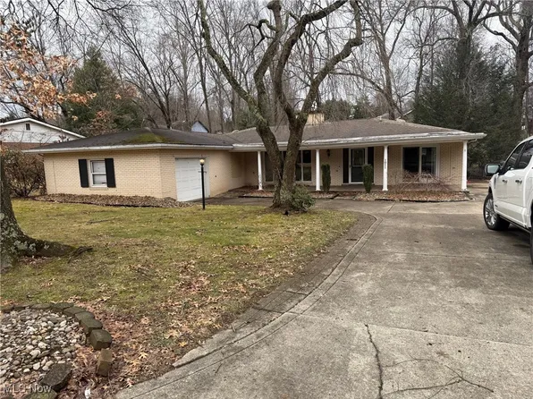 1011 51st St, Vienna, WV 26105