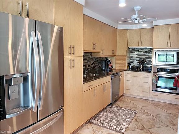 3rd image of 422 Wildwood Ln #422