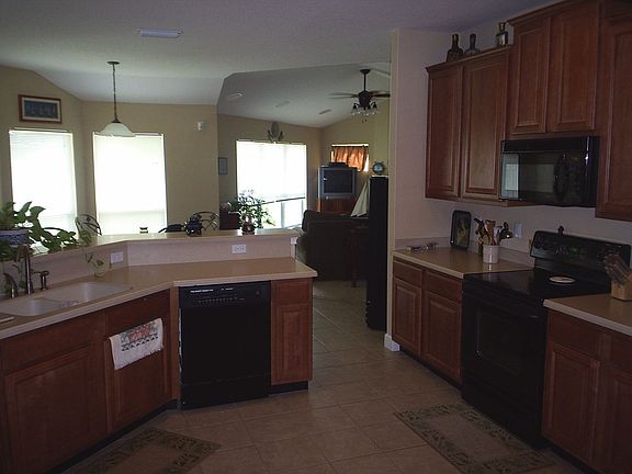 3rd image of 13748 Shady Woods St N