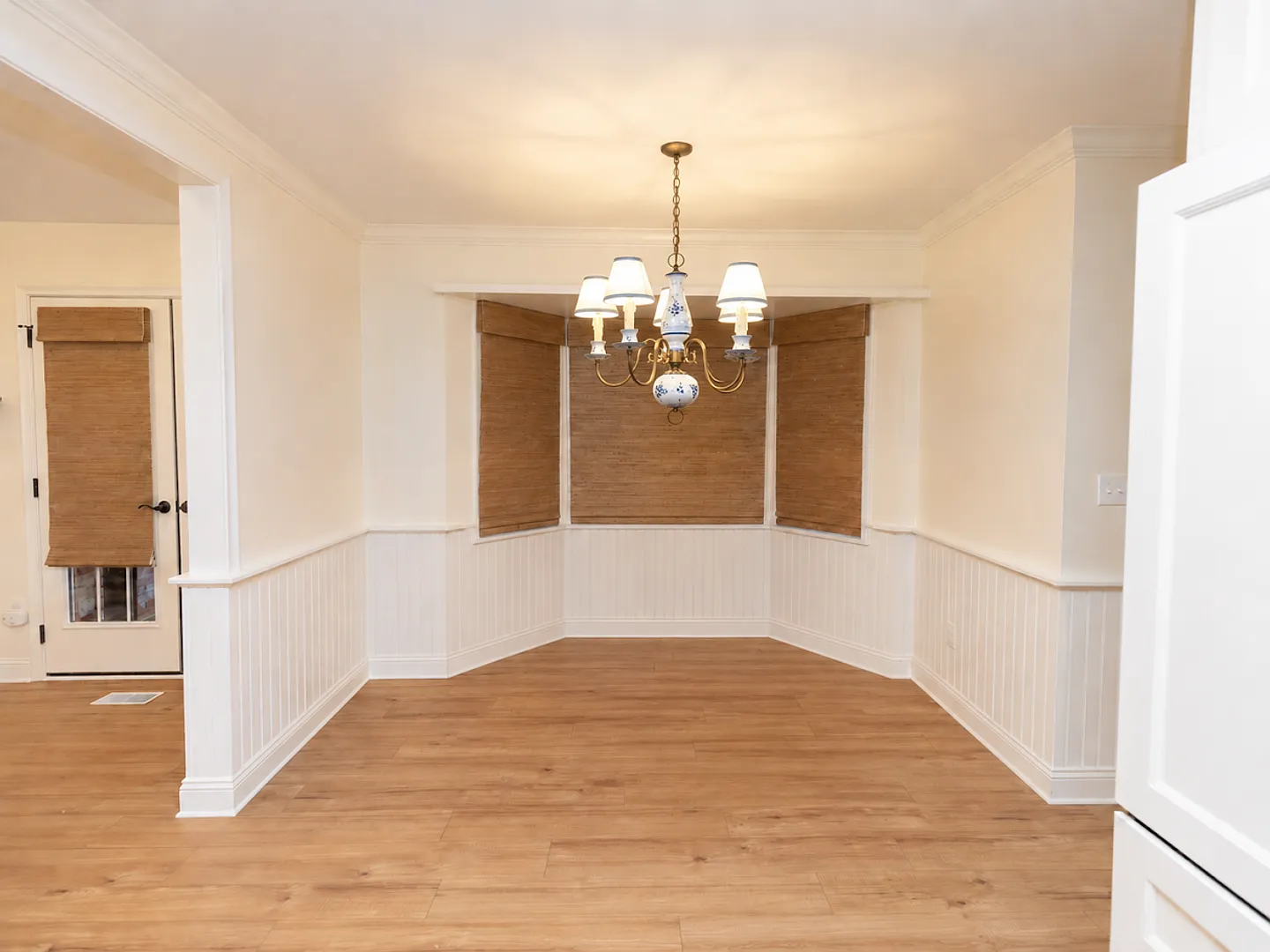508 W Harry - All Utilities Included — Photo 4