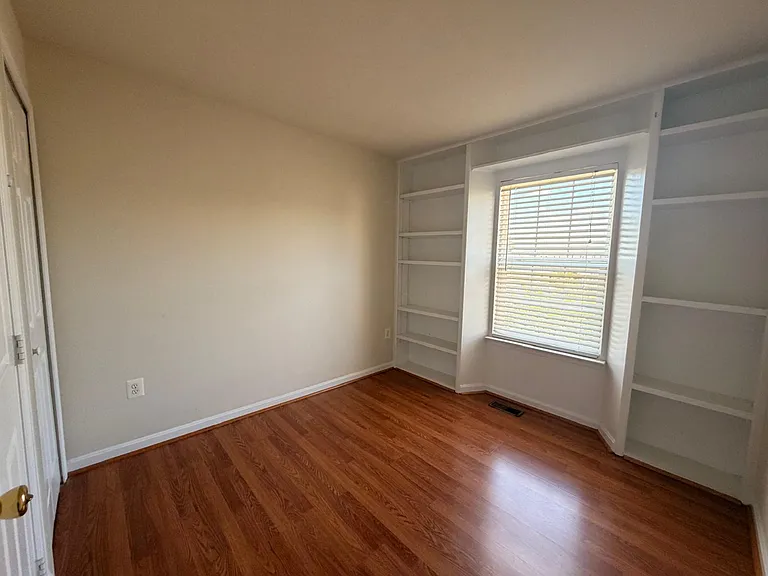 434 Lilac Ter NE — Photo 21