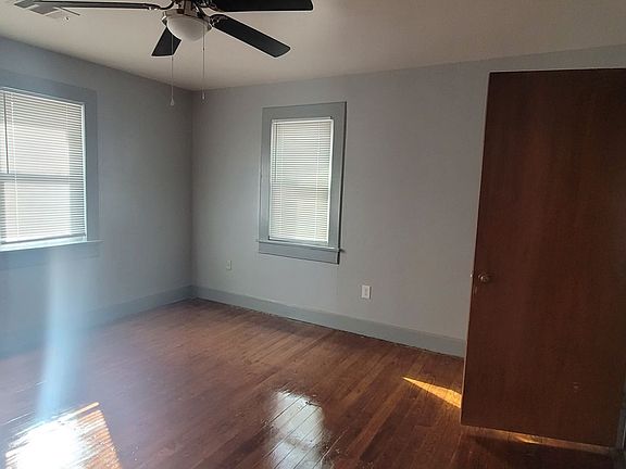 3rd image of 408 S Maryland St