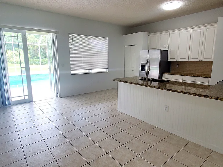 420 SE 23rd Ln — Photo 16