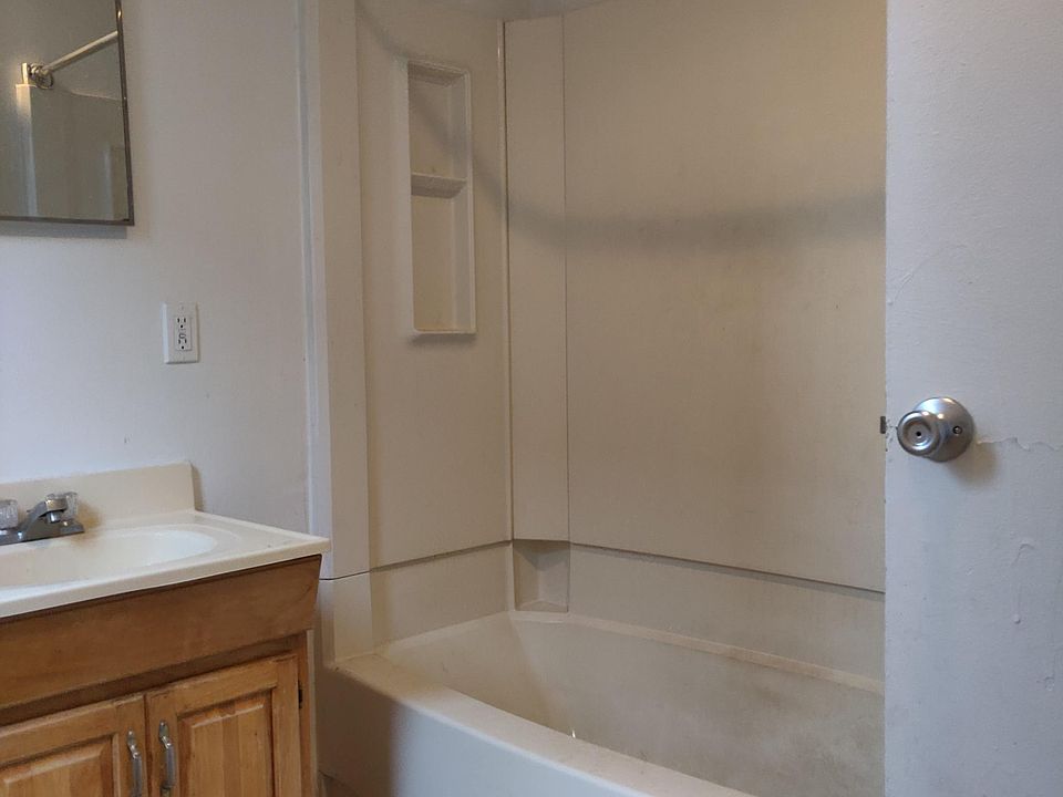 2nd image of 181 Orange St #2