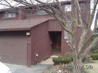 10 Sherman Oaks Dr, New Hartford, NY 13413