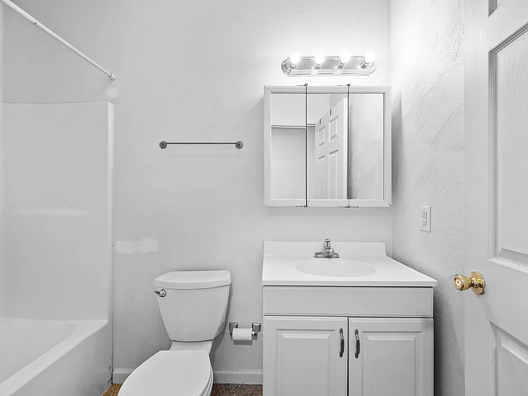 1304 Breed St — Photo 17