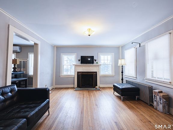 4th image of 934 Storrs Road