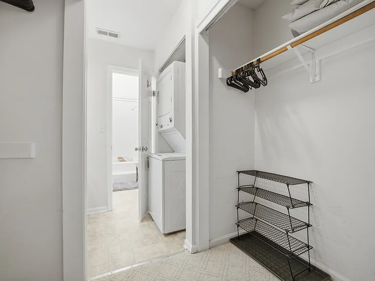 1001 Saint Andrews Way #B — Photo 19