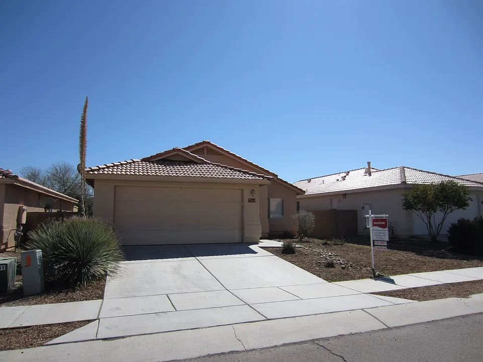 7713 S Precious Opal Dr
