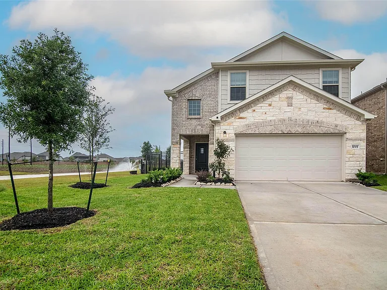 1001 Caramel Shores Dr — Photo 1