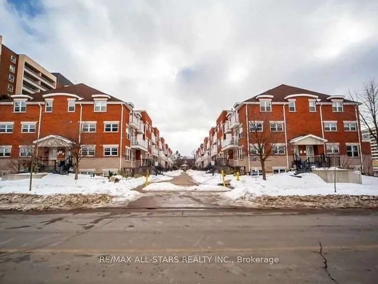 37 Four Winds Dr #105 — Photo 1