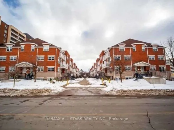 37 Four Winds Dr Unit 105, Toronto, ON M3J 1K7