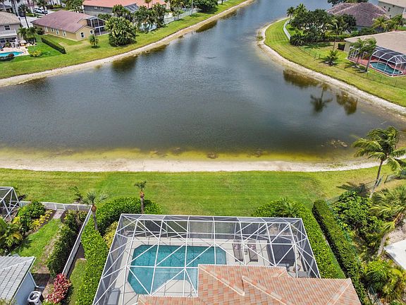 3rd image of 11319 Edgewater Circle