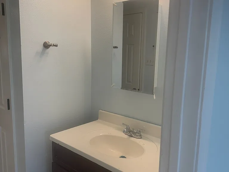 411 E Solidell St — Photo 1