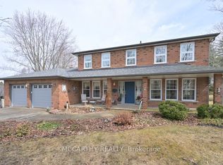 11 Lynda Ave, Mono, ON L9W1Z4