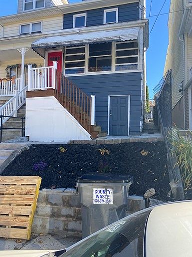 1st image of 635 Pine Hill St