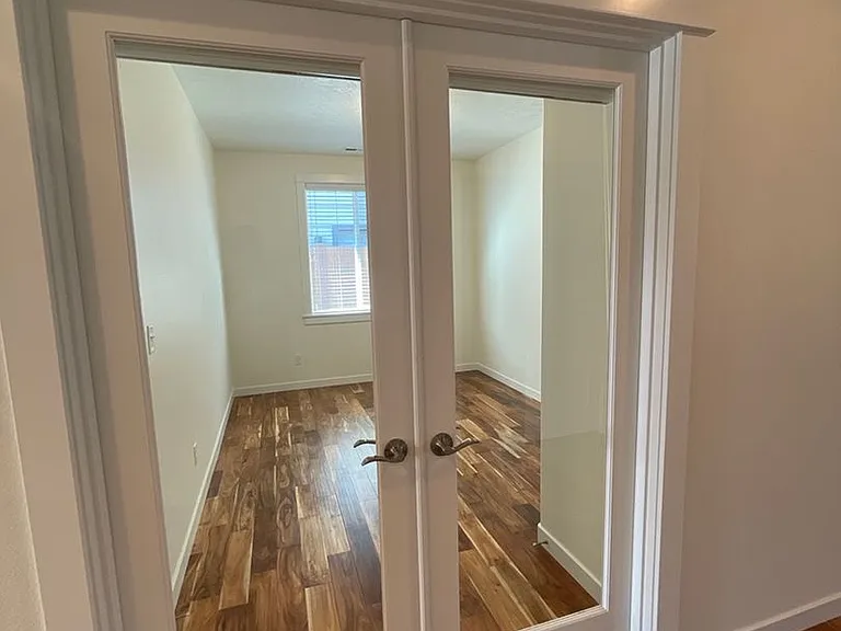 1296 W Hill Ave — Photo 9