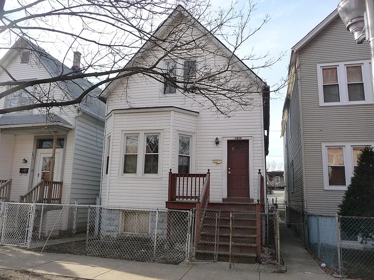 1834 N Richmond St #2 — Photo 1