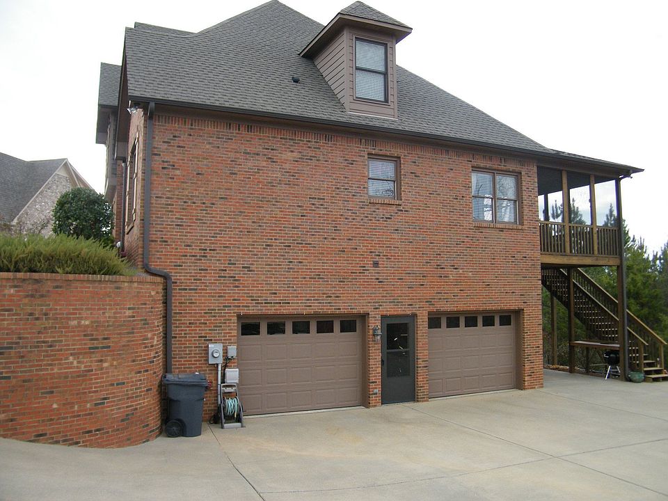 Gigantic 2 Car Garage