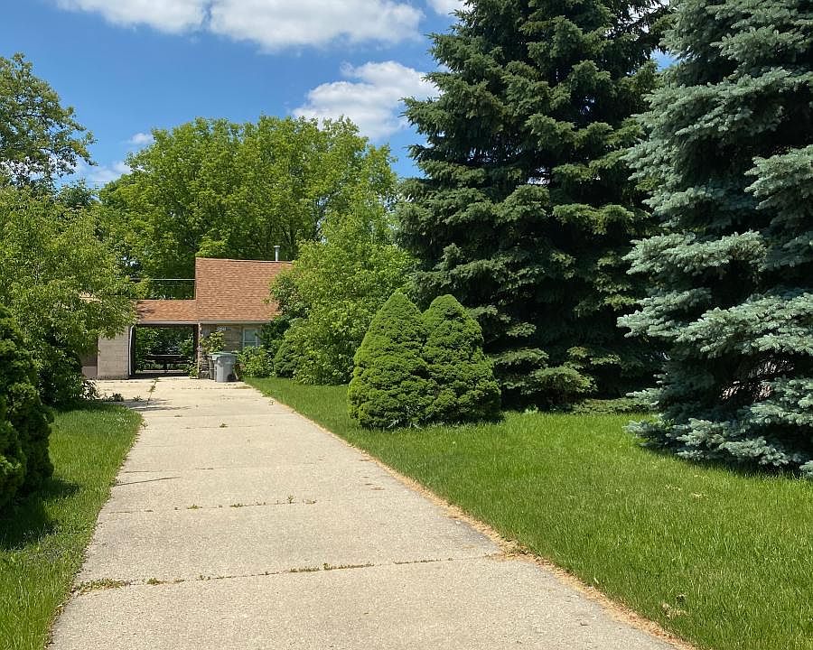 2nd image of 5129 N 61st St