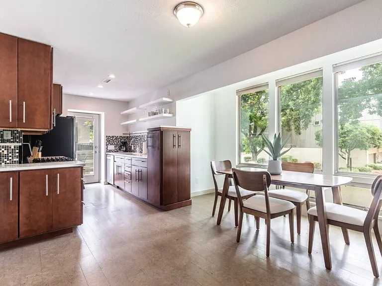 5808 Oram St — Photo 3