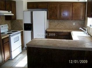 3585 Moraga Dr, Las Vegas, NV 89103