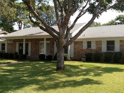 1740 Acorn Ln, Hurst, TX, 76054