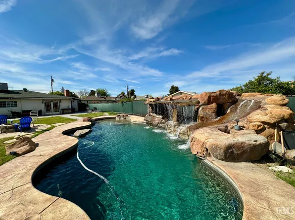 10404 Enger St, Bakersfield, CA 93312