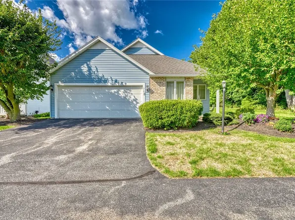 74 Sunburst Cir, Fairport, NY 14450
