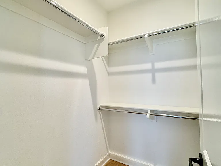 107 Omar — Photo 21