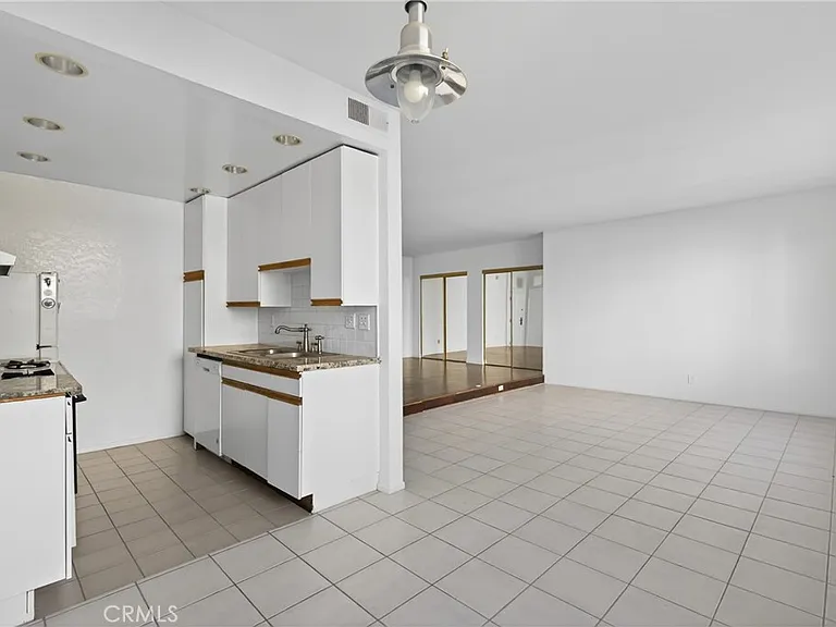 4441 Woodman Ave #111 — Photo 14