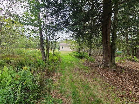 4th image of 82 Benton Hollow Road