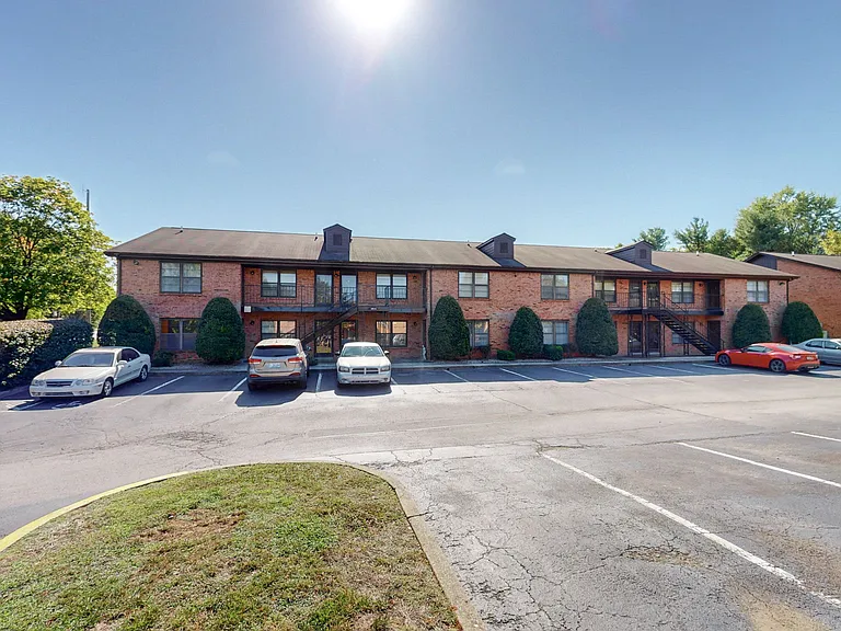 Breckinridge Pointe Apartments — Photo 16
