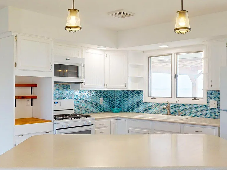 940 E Hickory Grove Rd — Photo 13