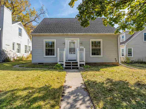 2107 E Ave Ne, Cedar Rapids, IA 52402