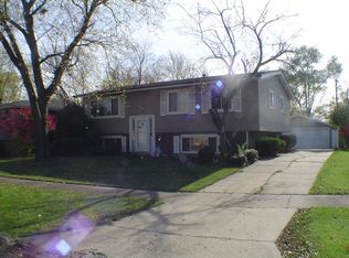 223 Hickory St, Park Forest, IL