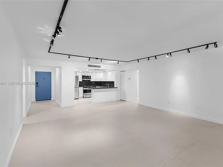 101 Ocean Lane Dr #1012 — Photo 9