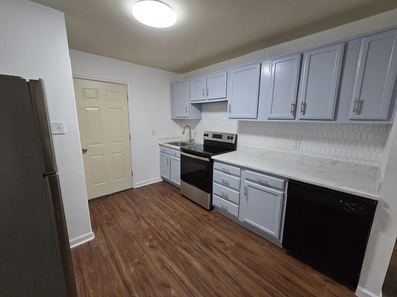1 bed, $1,200 — Photo 3