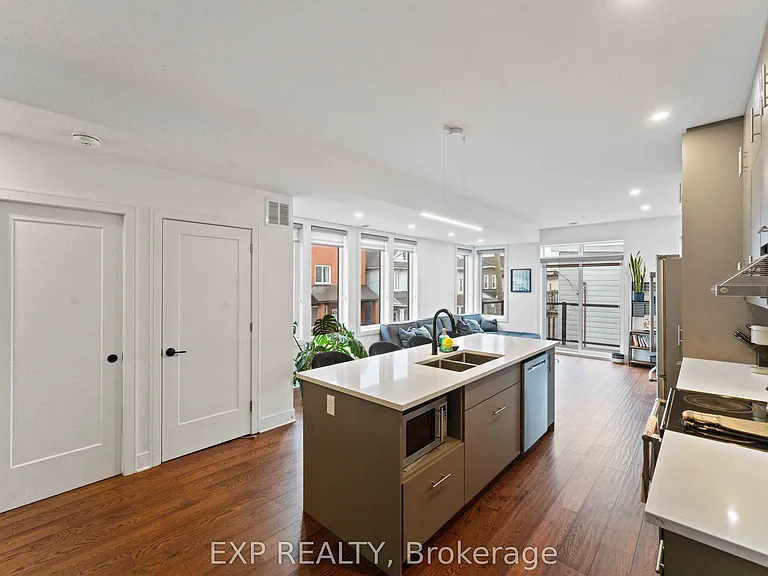 9 Anderson St — Photo 2