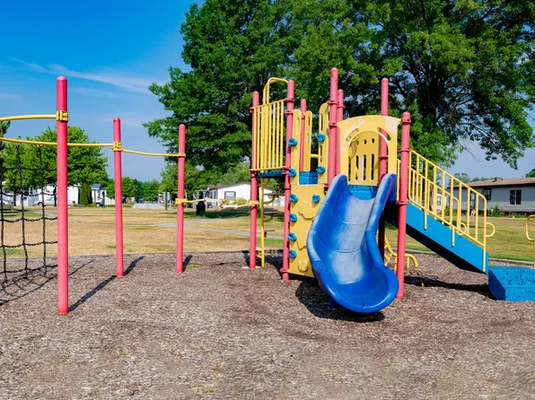 13955 Bronte Dr N #Dlpspb, Utica, MI 48315