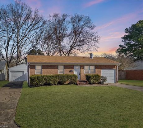 223 Larissa Dr Newport News Va 23601 Mls 10364351 Zillow