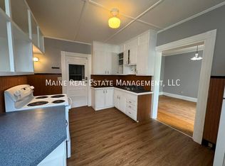 9 Summer St APT 3, Waterville, ME 04901