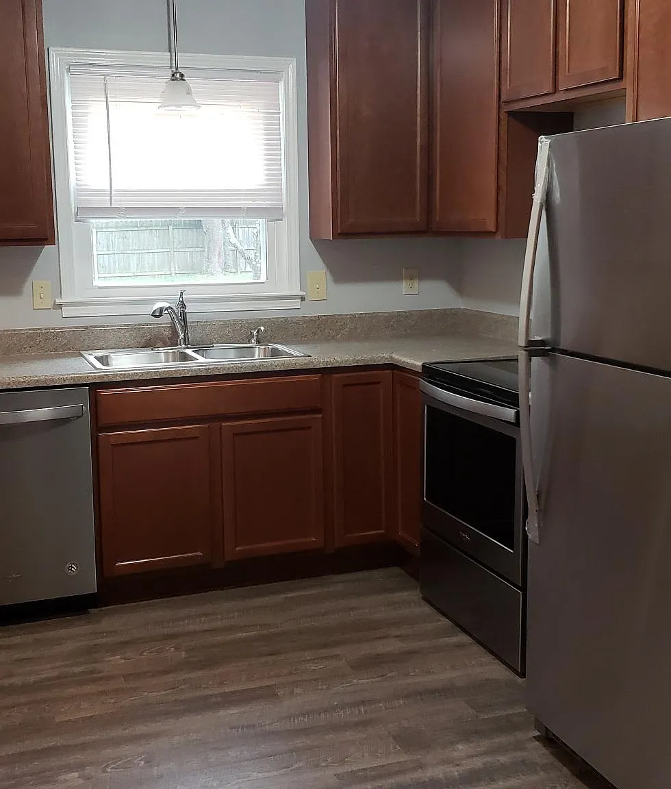 3 bed, 1484 sqft, $1,980 — Photo 1