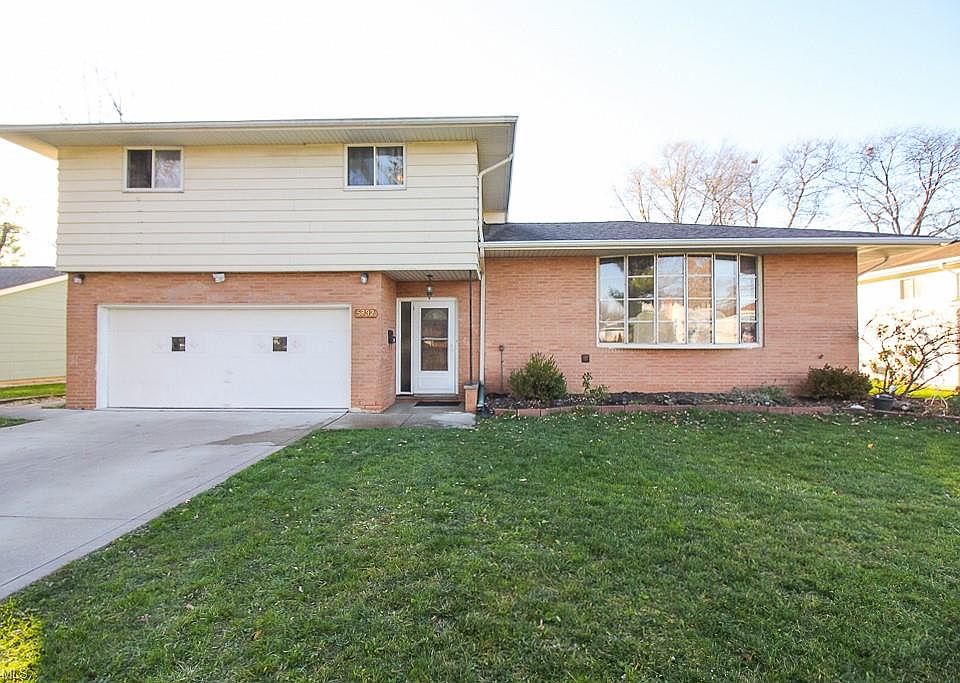 1st image of 5832 Park Ridge Dr