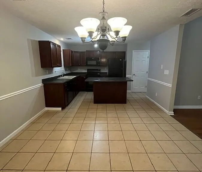 913 Gerardi Rd — Photo 8
