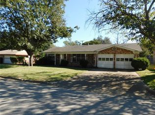 2005 Lipps Dr, Edgecliff Village, TX 76134