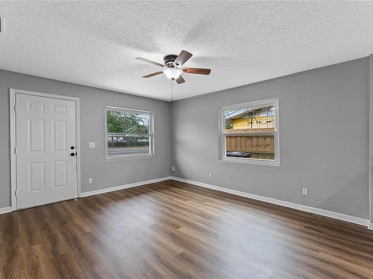 2441 S Mills Ave — Photo 5