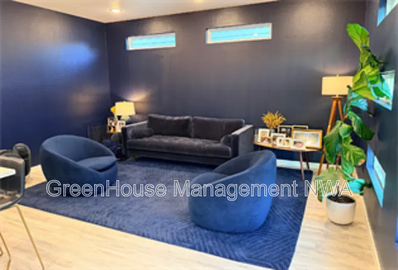 2 bed, 2.5 bath, 1100 sqft, $2,340 — Photo 2
